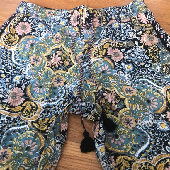Ann Taylor LOFT patterned pants - Picture 3 of 5